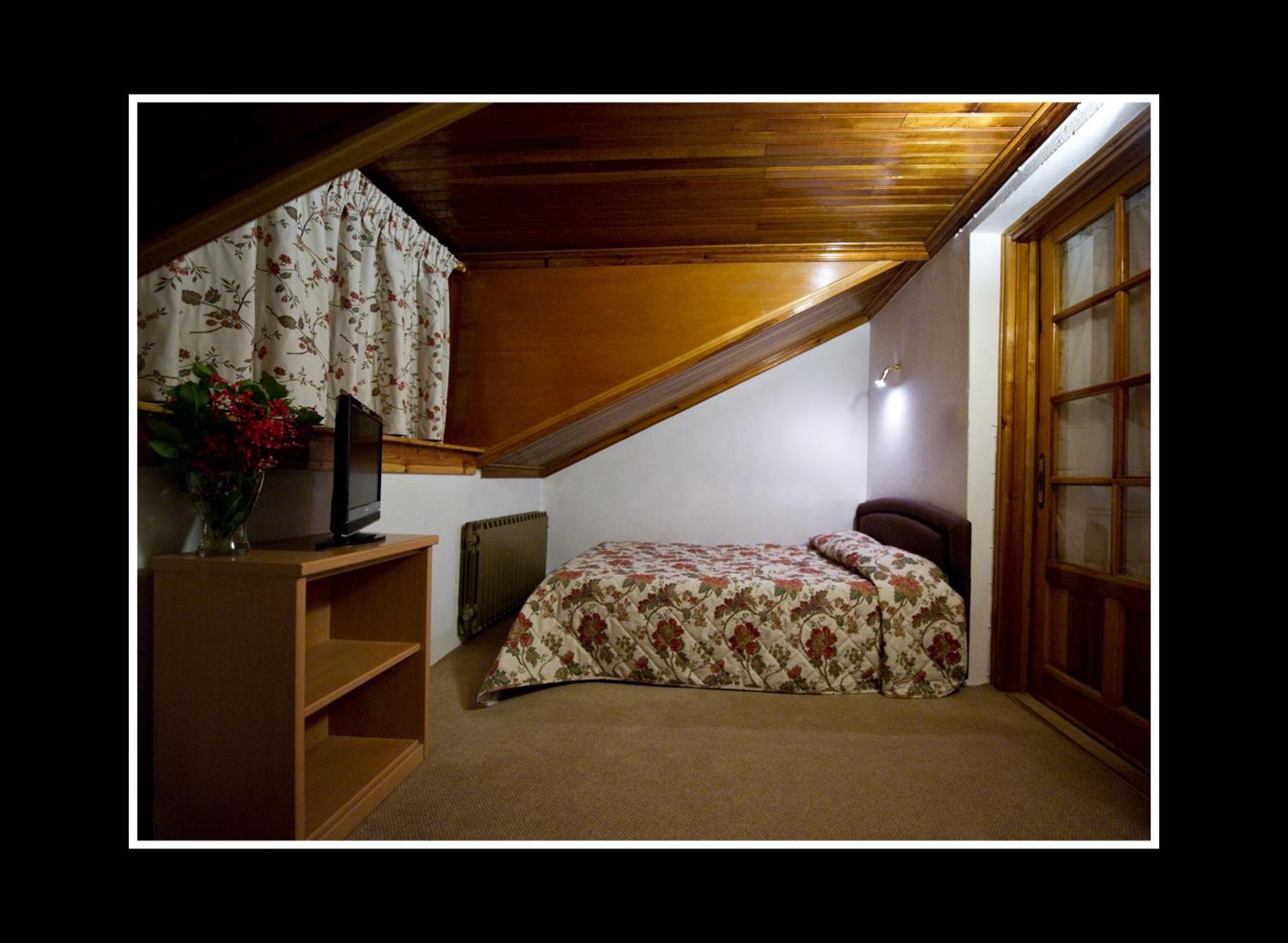 Hotel Bitouni メツォヴォ エクステリア 写真