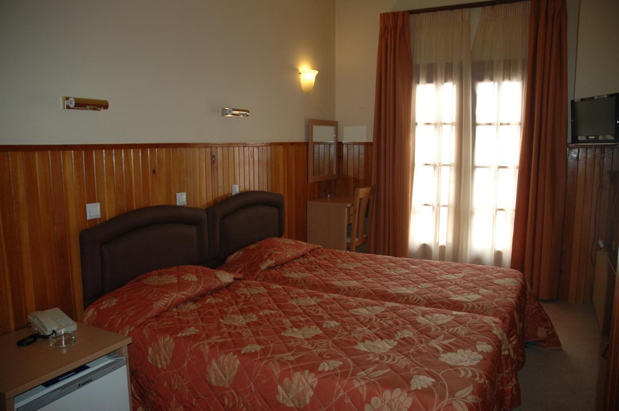 Hotel Bitouni メツォヴォ エクステリア 写真